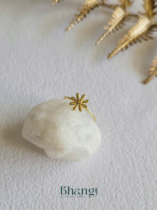 Golden Daisy Whisper Ring