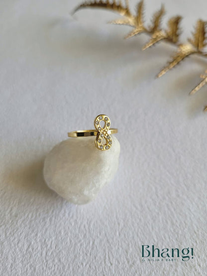 Golden Knot Spark Ring