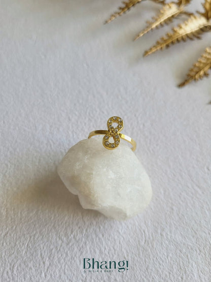 Golden Knot Spark Ring