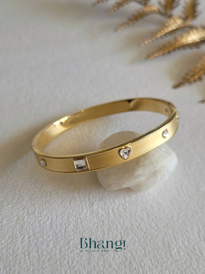 Icon Set – Celeste Arc Matt Bangle