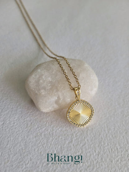 Aurelia Halo Necklace