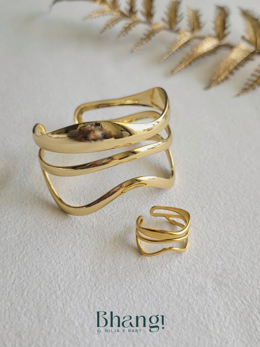 Ripple Gold Bangle & Ring Set
