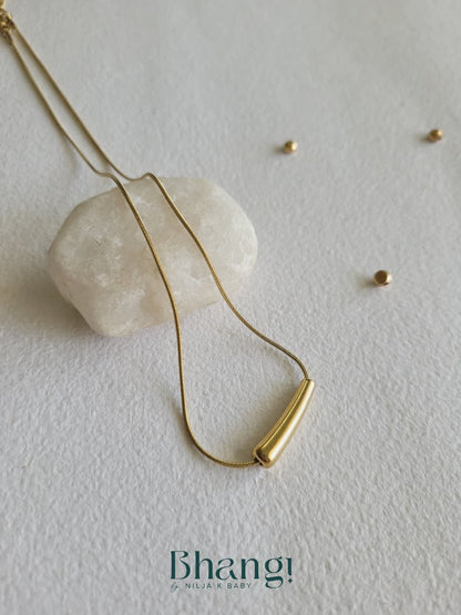 Sculpt Bar Pendant Necklace