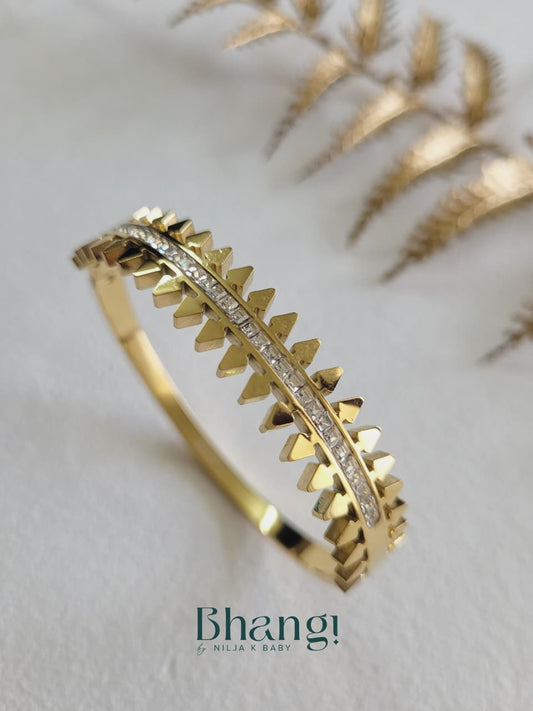 Vega Spike Cuff
