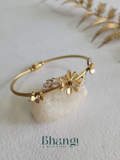 Daisy Luxe Cuff