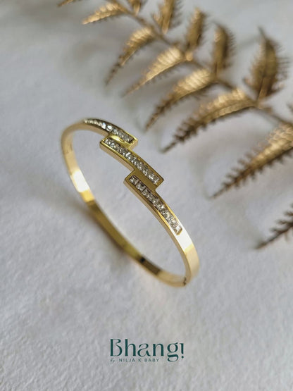 Linea Luxe Bangle