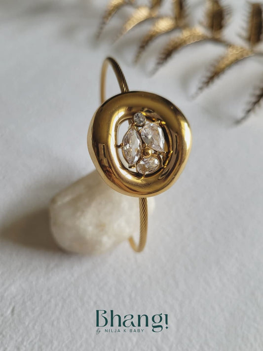 Halo Gleam Cuff