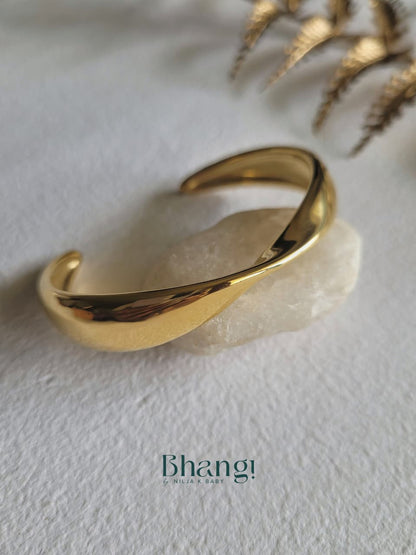 Sculpta Wave Cuff
