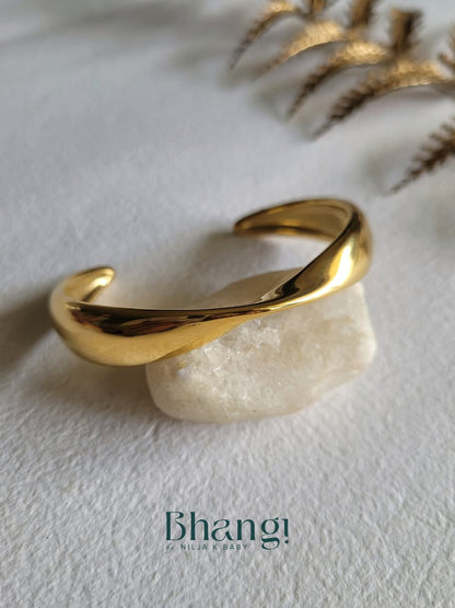 Sculpta Wave Cuff