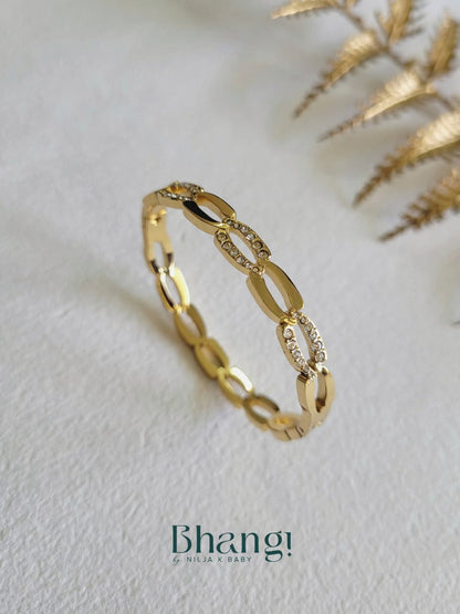 Celeste Link Petite Bangle