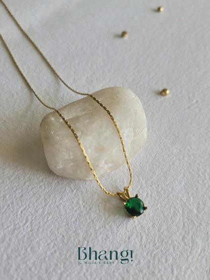 Emerald Glow Pendant Necklace