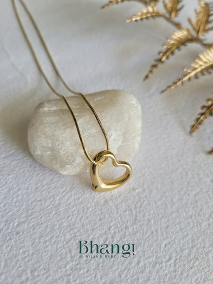 Amora Loop Necklace