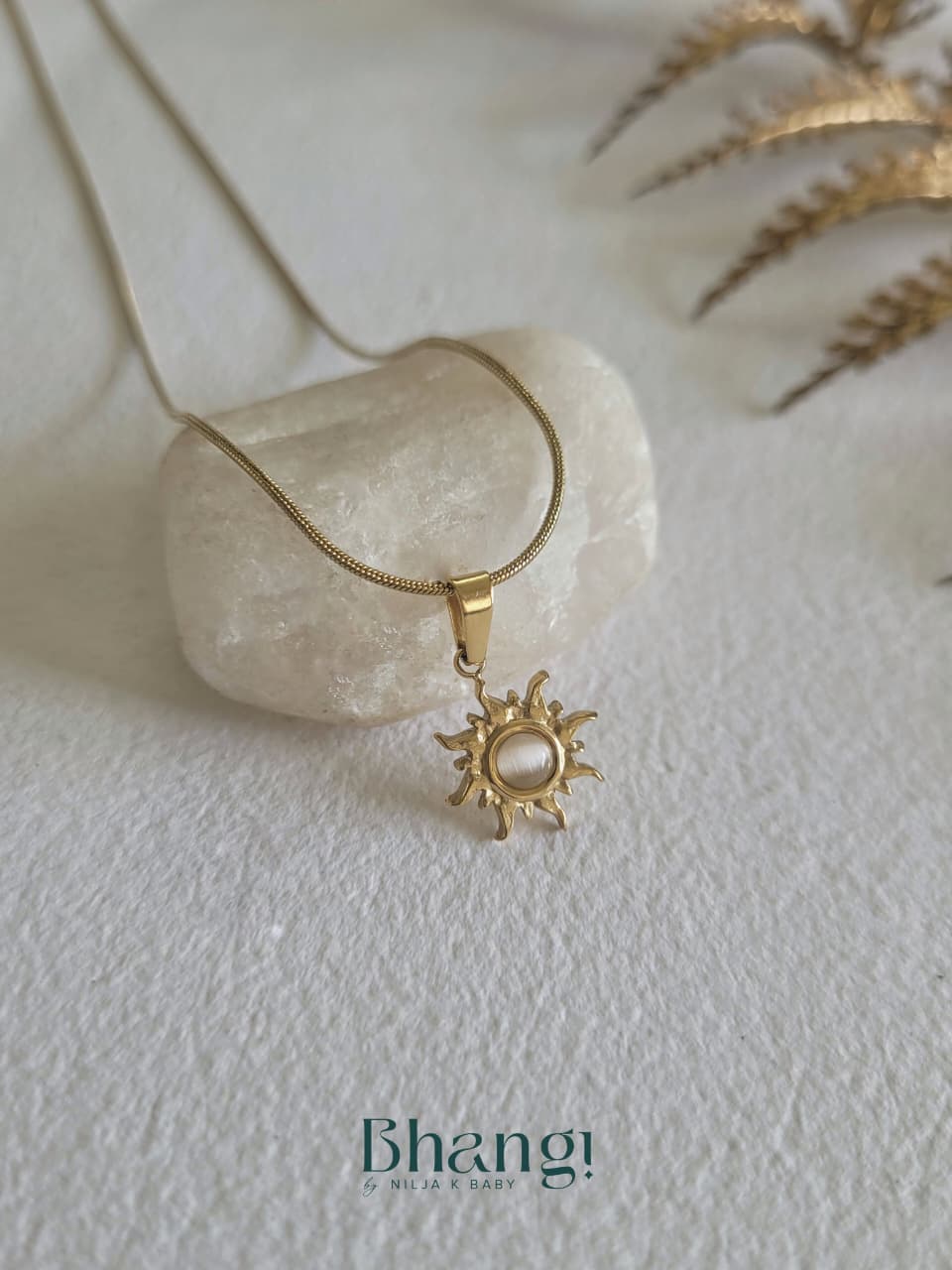 Solar Pearl Pendant Necklace