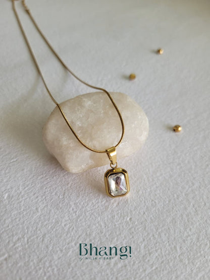 Elara Crystal Necklace