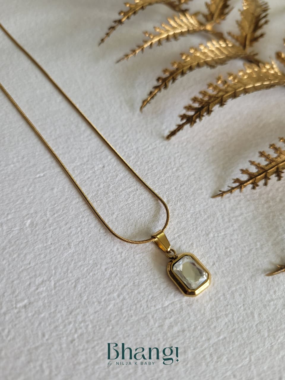 Elara Crystal Necklace