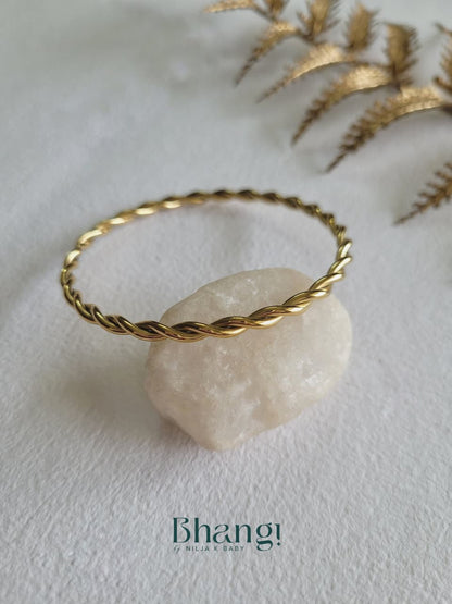 Aurelia Twist Bangle