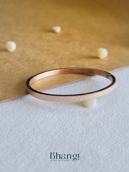 Nova Texture Bangle