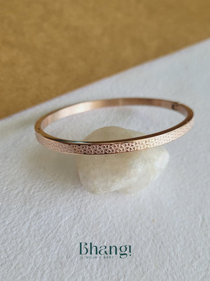 Nova Texture Bangle