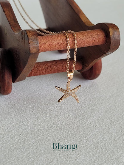 Stella Tide Pendant Necklace