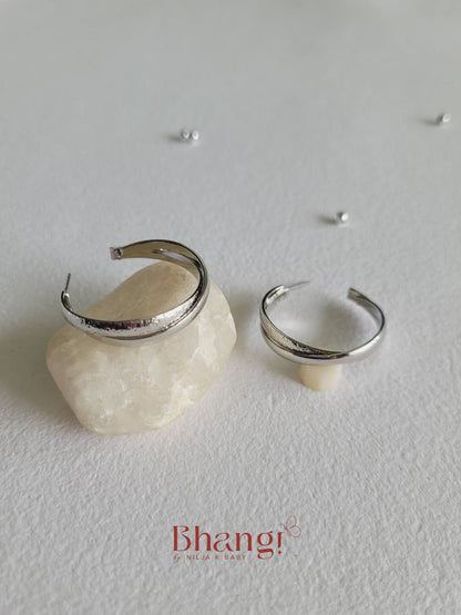 Luna Twist Hoop Earrings – Silver