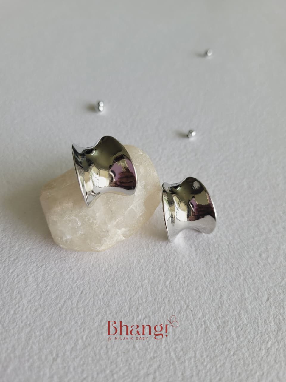 Contour Curve Stud Earrings – Silver