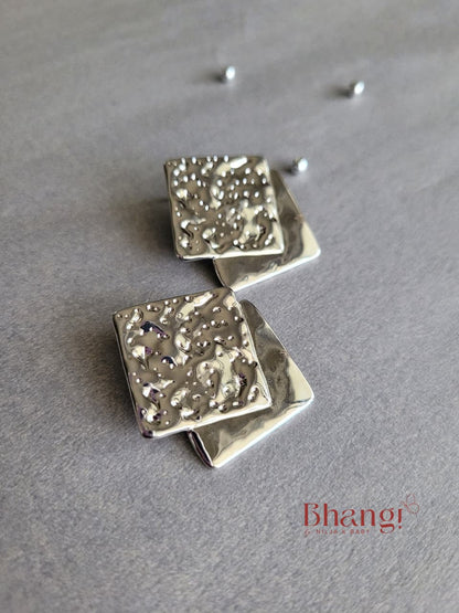 Hammered Layer Earrings - Silver color