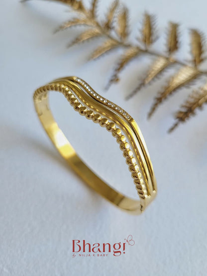 Aurielle Wave Bangle