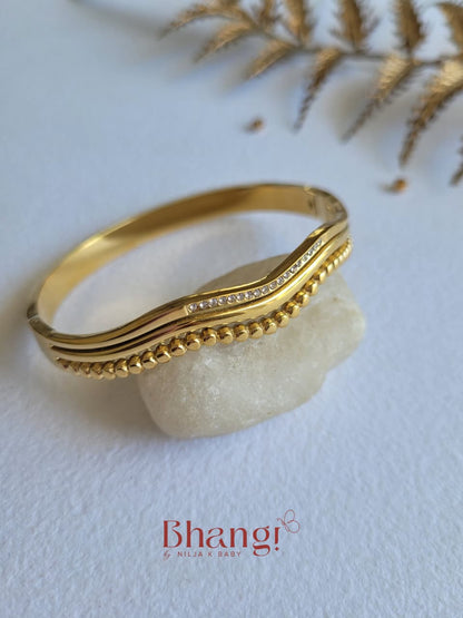 Aurielle Wave Bangle