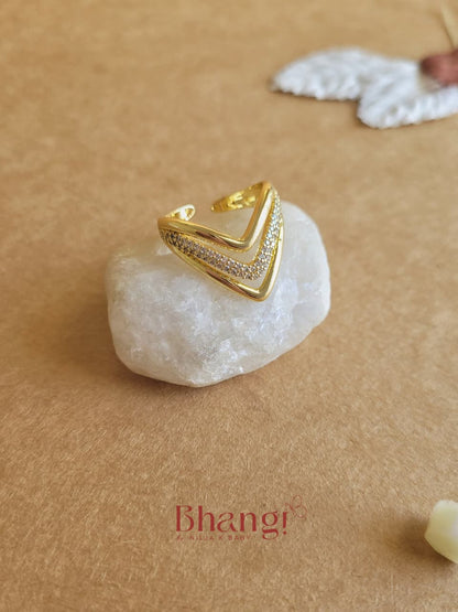 Vera Pavé Chevron Ring