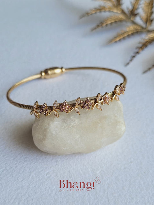 Blooming Pearl Vine Bangle