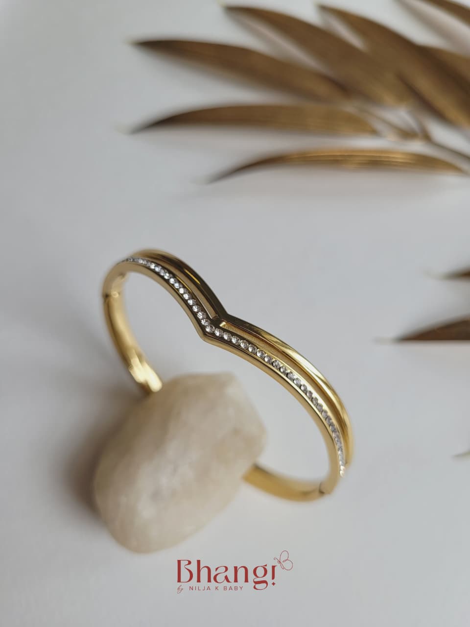 Golden Edge Crystal Bangle