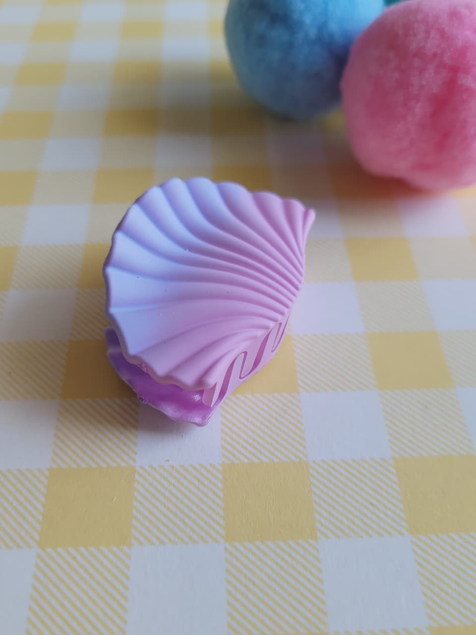 Shell Hair Claw Clip